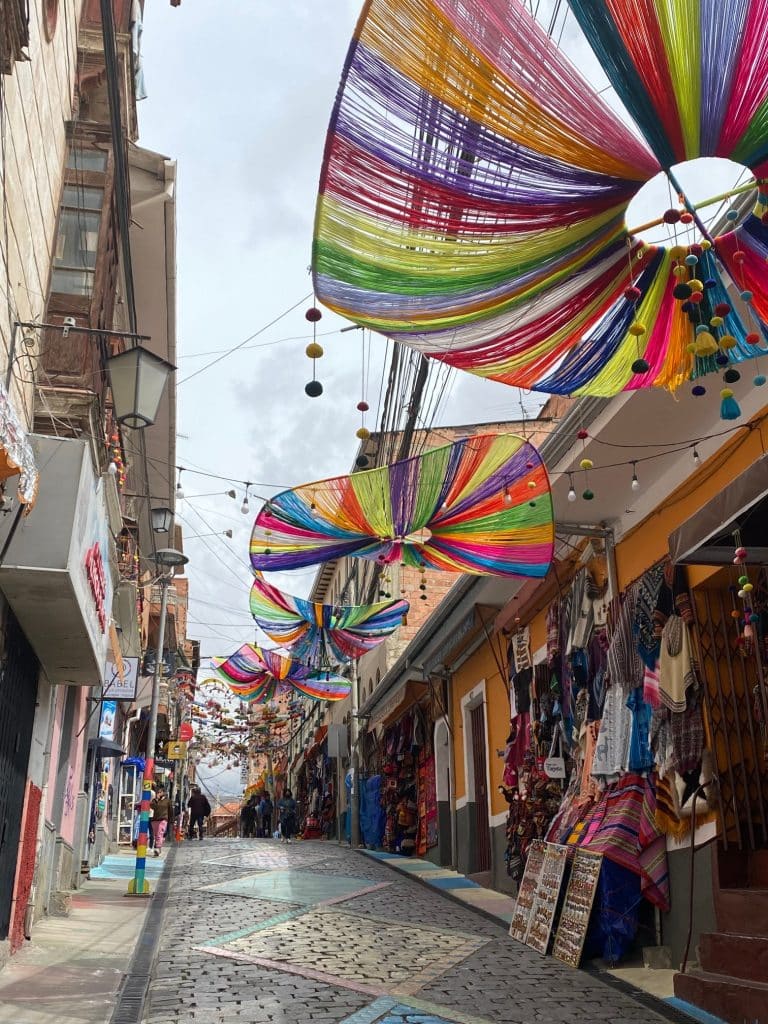bunte Straßen in La Paz